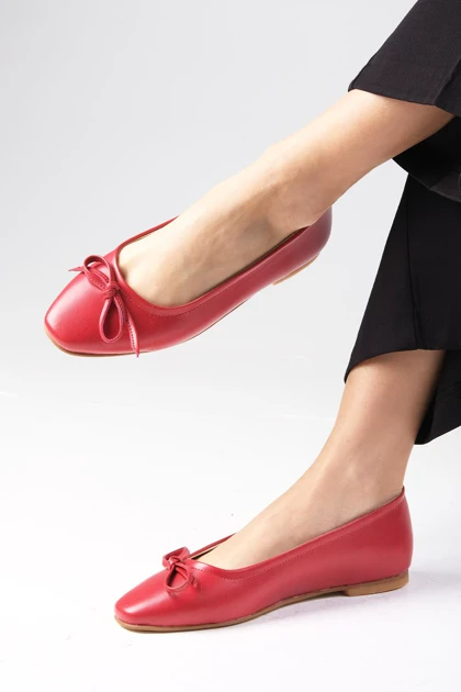 کالج زنانه میوگوستو mio-gusto