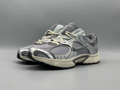 کتانی نایکی وی5 کی رانر سیلور بژ/Nike