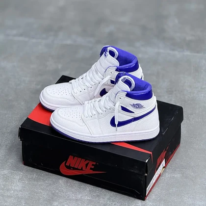 کفش نایک ایر جردن وان ساق‌دار رترو سفید بلوبری Nike Air Jordan 1 Retro High White Blueberry