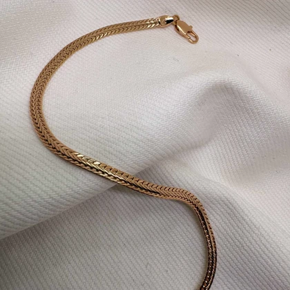 گردنبند ژوپینگ مدل «هرینگبون» (استخوان ماهی) | روبان طلایی لغزنده روی پوست