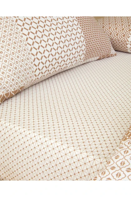 سرویس روتختی دو نفره English Home مدل Chain Patch ملحفه بدون کش پنبه