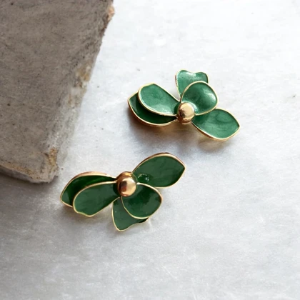 گوشواره نیمه گل