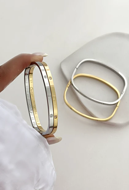 دستبند کارتیه لاو چهارگوشه زنانه 828