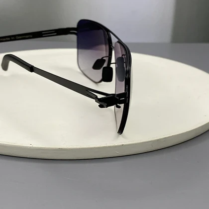 عینک آفتابی آیس برلین با فریم تیتانیوم و لنز پلی‌کربنات UV400 نشکن ic! berlin Original