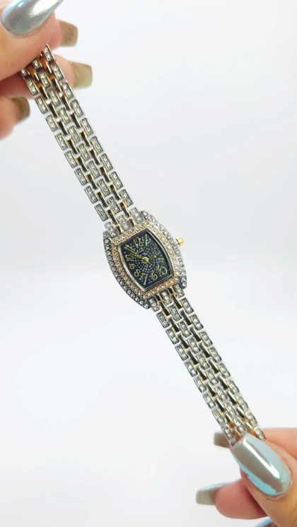 ساعت مچی زنانه مجلسی EHHE نگین‌دار با موتور کوارتز