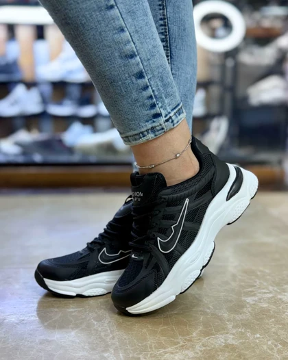 کتانی نایک سارینا