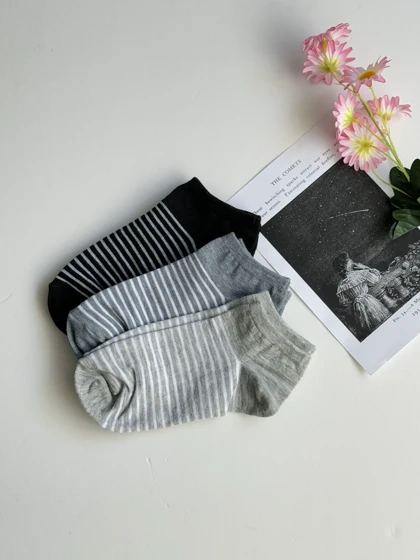 جوراب زنانه دلنیا