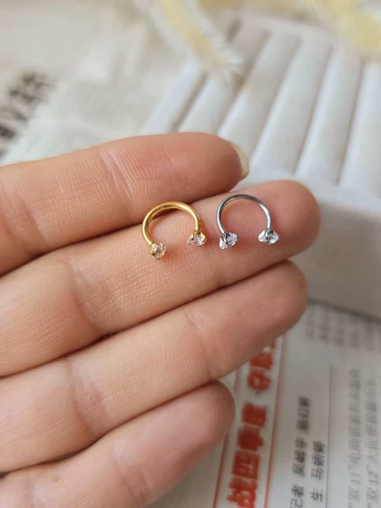 پیرسینگ نعلی نگینی