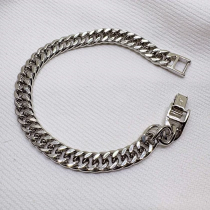 دستبند ژوپینگ طرح کارتیه (کوبان) نقره‌ای با قفل کتابی | یونیسکس