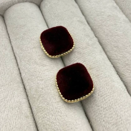 گوشواره مخمل زرشکی