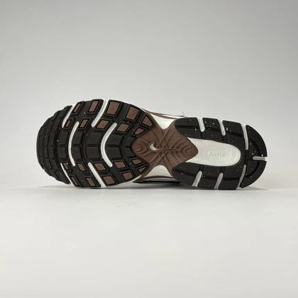 کفش ورزشی نایک وی فایو کی v5k کرم قهوه ای کیفیت مستر