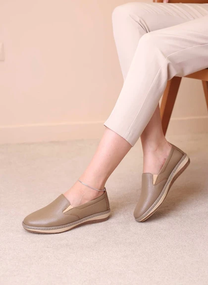 کفش کالج زنانه طبی چرم