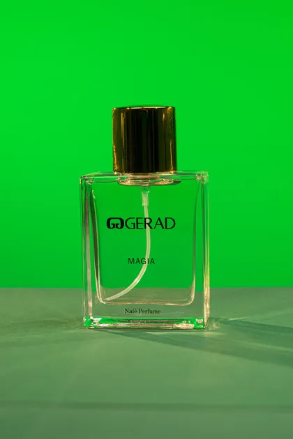 عطر با رایحه Magia