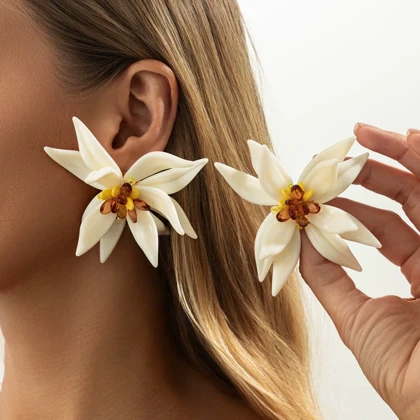 گوشواره گل پاییزی