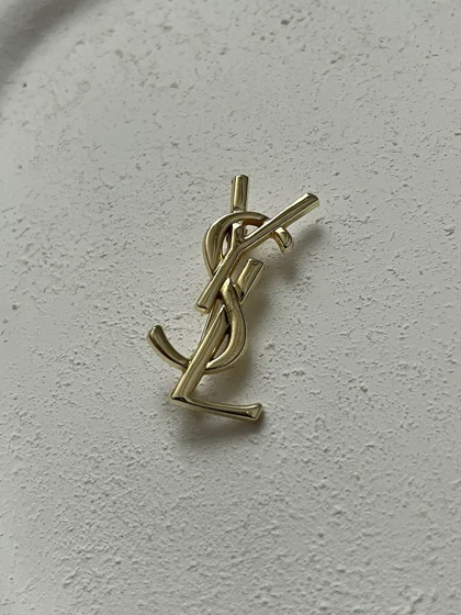 سنجاق سینه ایوسن لوارن