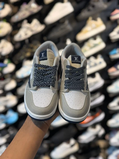 کتانی زنانه لوویتون سفید سرمه ای