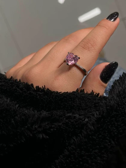 انگشتر نگین قلبی