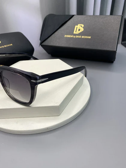 عینک آفتابی دیوید بکهام مدل DB7077 فریم کائوچو استات با استاندارد UV400 و کیفیت فوق‌العاده
