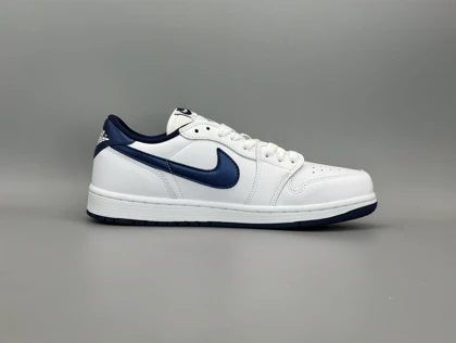 کتانی نایکی جردن1لو سفید سرمه ای متالیک/Nike Air Jordan 1 low