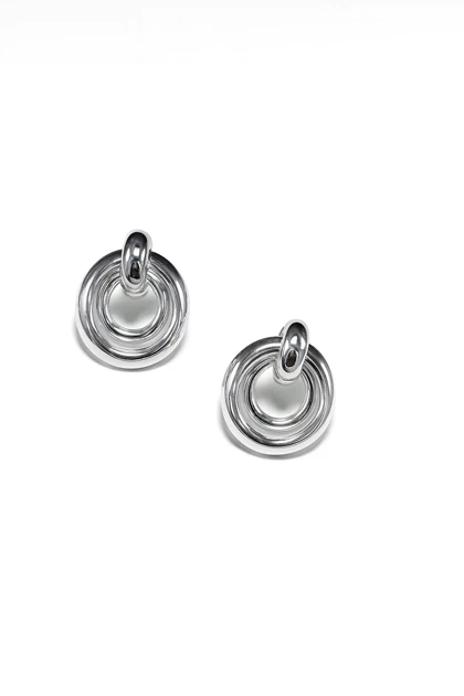 گوشواره حلقه‌ای مینیمال