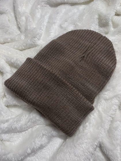 کلاه بافت قهوه ای رگه دار