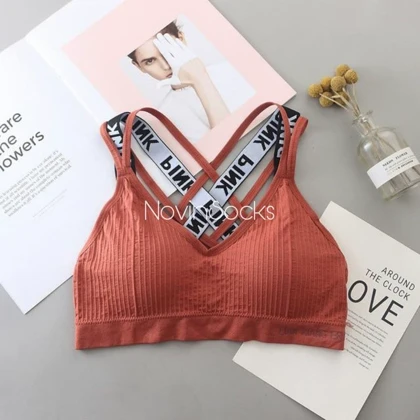 نیم‌تنه ورزشی طرح Pink (محصول یک سوراخ روی کاپ‌دارد)