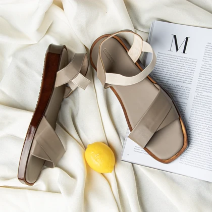 صندل زنانه شوبویز مدل آیسا