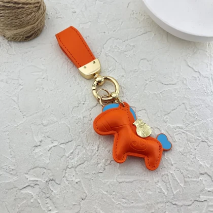 آویز کیف طرح اسب، یک انتخاب شیک و خاص برای شما