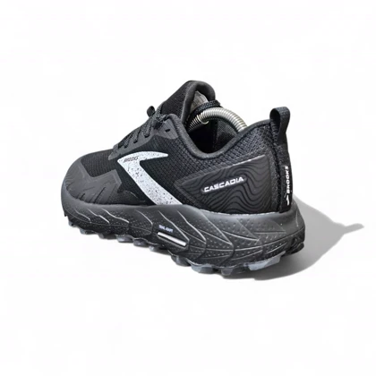 کتانی روزمره و طبیعتگردی بروکس کاسکادیا 17 مشکی