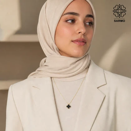 گردنبند استیل ونکلیف تک گل مشکی طلایی کد 509428062