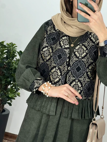 ست پیراهن مانتویی به همراه وست سوزندوزی شده