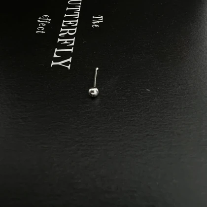 پیرسینگ بینی نقره ای زنانه با طرح مروارید