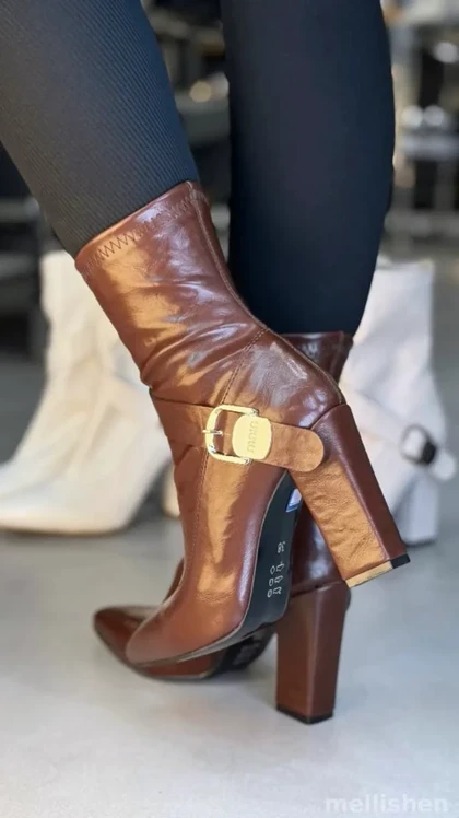 687 - نیم بوت بغل سگک میومیو687