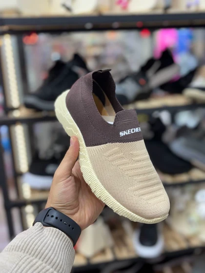 کتانی اسکیچرز رنگ کرم قهوه ای زنانه و مردانه