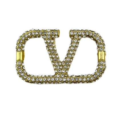 گل سینه زنانه طرح ولنتینو نگین‌دار، شیک و خاص