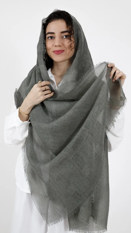 شال چهارخونه دور ریش
