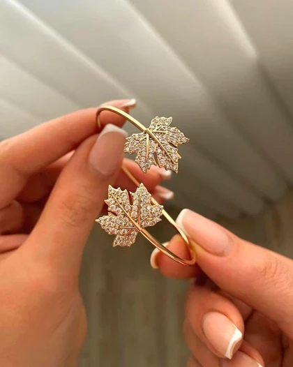 بنگل نگین‌دار برگ ژوپینگ