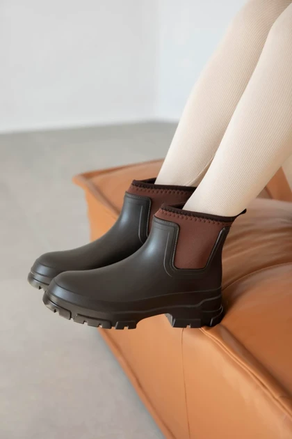 بوت و نیم بوت زنانه استراسونس straswans