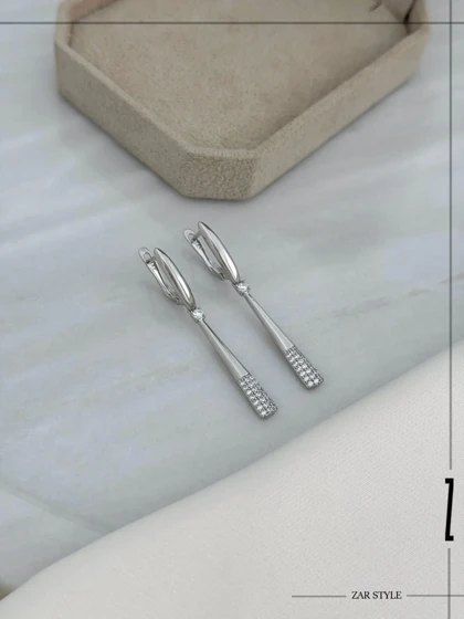 گوشواره آویز خطی آینه‌ای نگینی