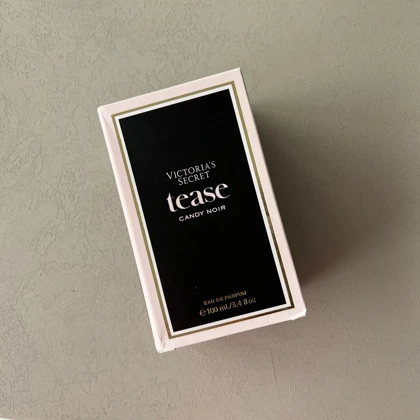 عطر زنانه کندی نویر ویکتوریا سیکرت Victoria Secret Candy noir