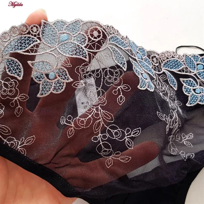 ست شورت و سوتین زنانه برتا مدل فنردار گلدوزی