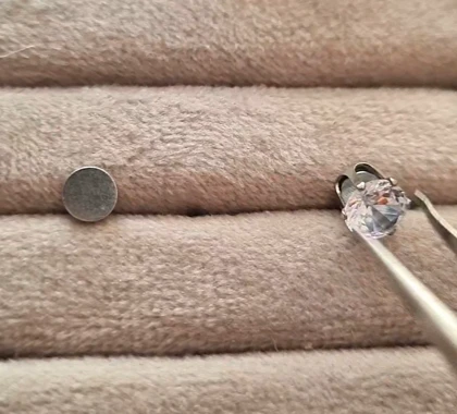 پیرسینگ تک نگین بدون نیاز به سوراخ