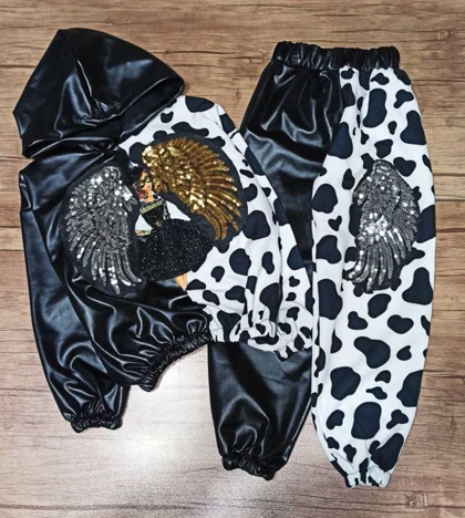 هودی نیم‌تنه کلاهداروشلوارطرح بال فرشته