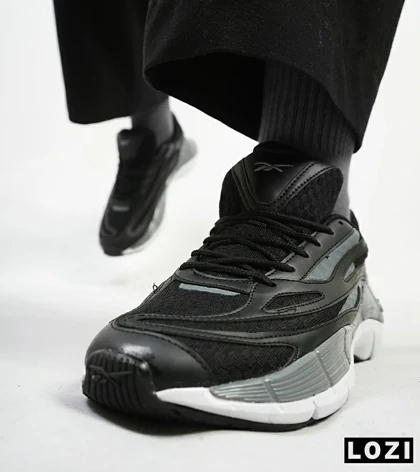کفش کتانی مشکی طوسی سفید مردانه reebok CROSS FIT