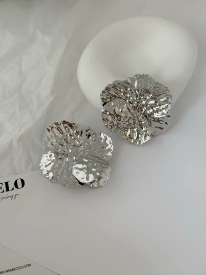 گوشواره بزرگ گل