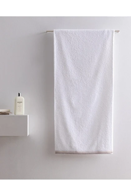 حوله حمام پنبه‌ای Madame Coco مدل Topaze - سفید/بژ
