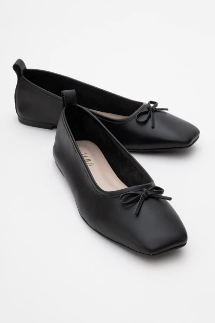 کالج زنانه luvishoes luvishoes