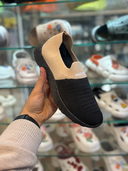 کتانی اسکیچرز رنگ مشکی کرم زنانه و مردانه