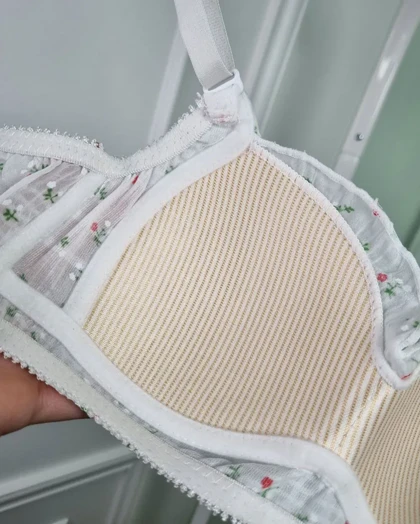 سوتین دخترانه حریر گل‌دار بدون فنر