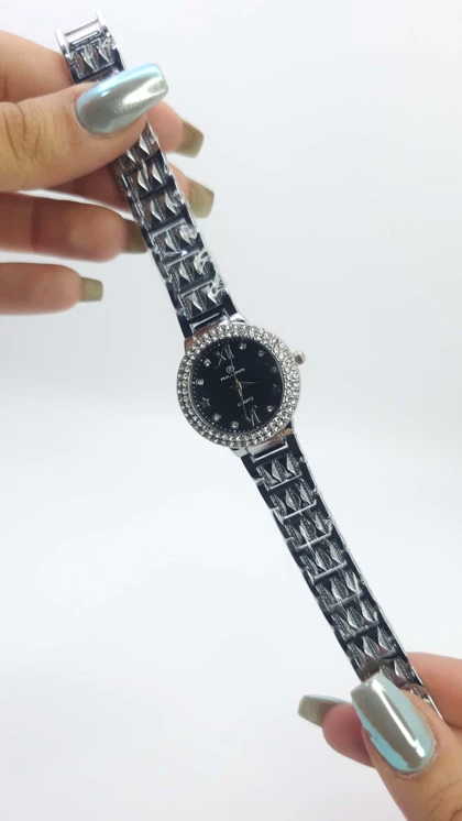 ساعت مچی زنانه مجلسی RILUNS نگین‌دار با موتور کوارتز